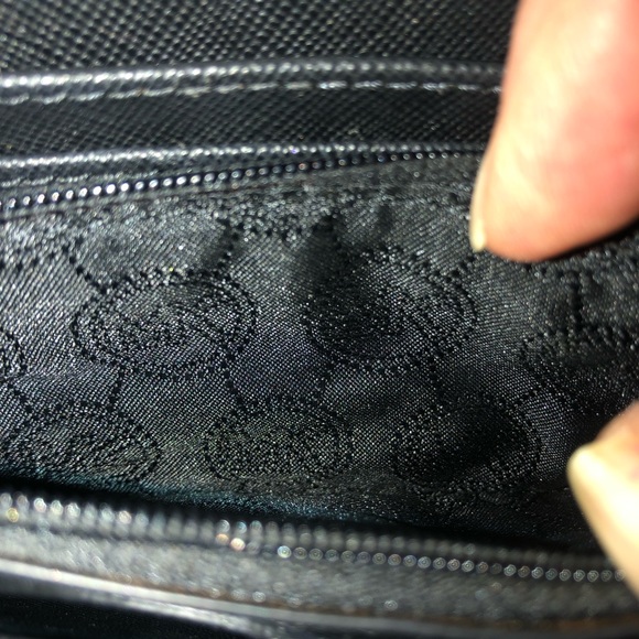 Michael Kors wallet/wristlet. - Picture 4 of 13
